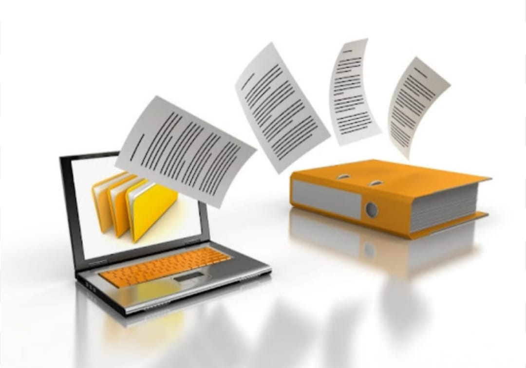 Pastas de arquivo organizadas com documentos digitalizados, ilustrando o serviço de Gerenciamento Eletrônico de Documentos (GED)